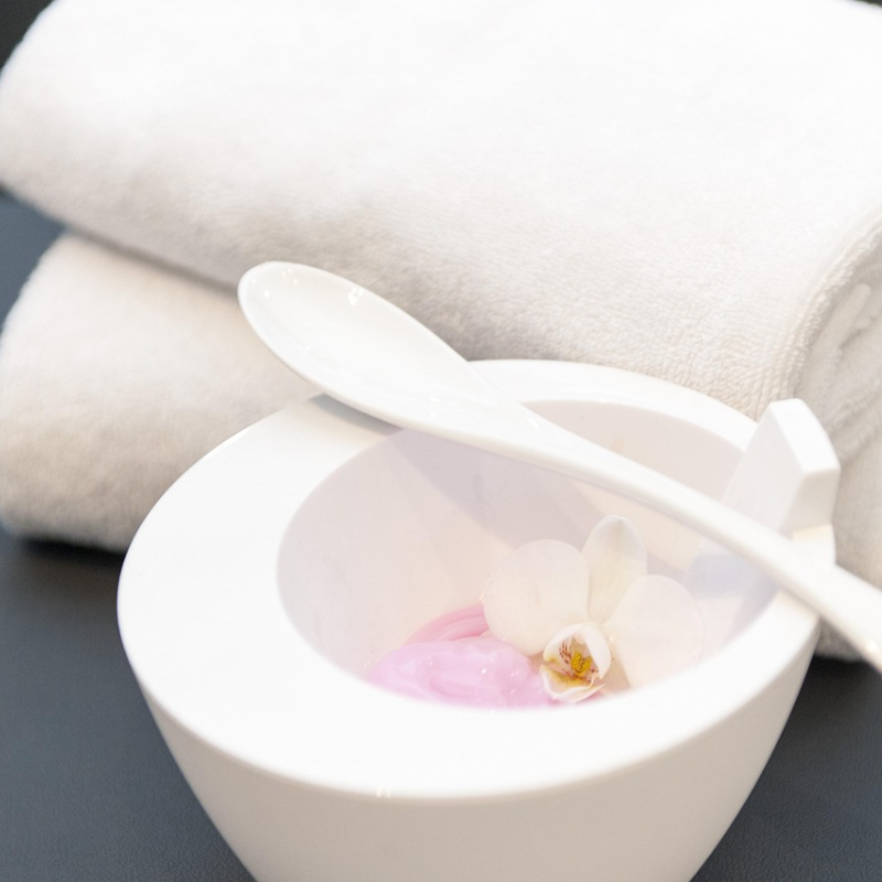 bowel spoon towel